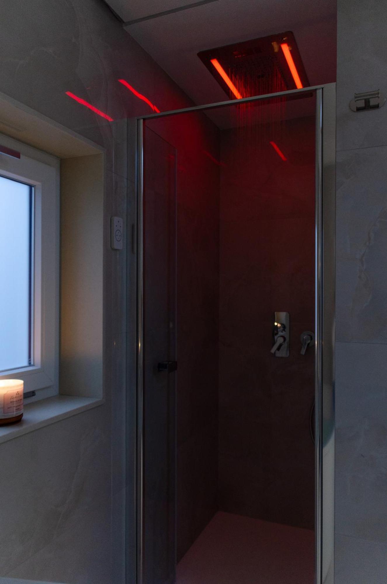Apulialux - San Lorenzo Luxury Apartment Con Jacuzzi In Centro Brindisi Exterior foto