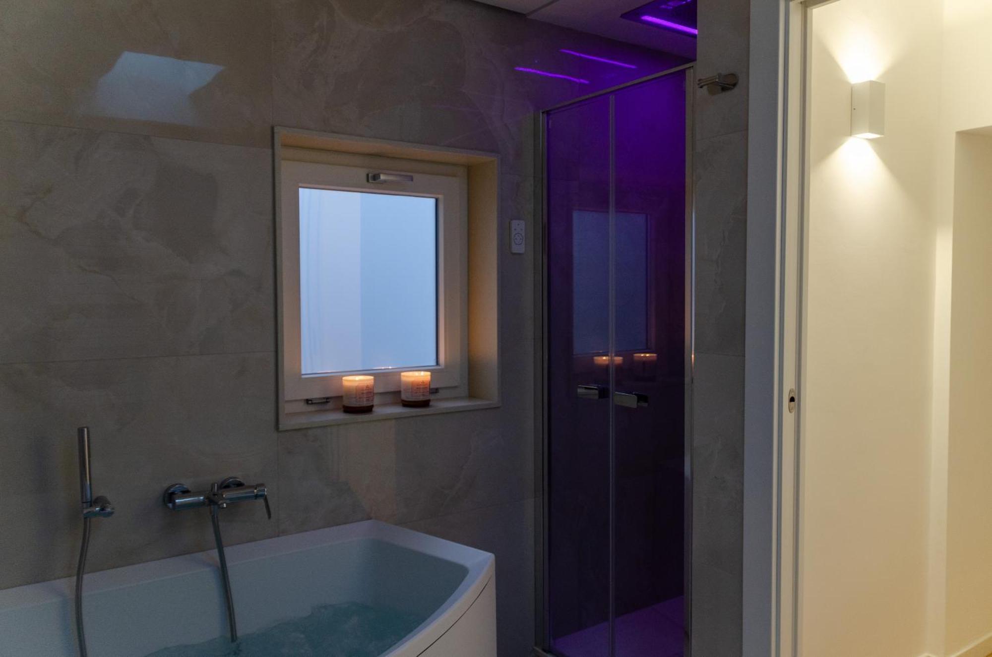 Apulialux - San Lorenzo Luxury Apartment Con Jacuzzi In Centro Brindisi Exterior foto