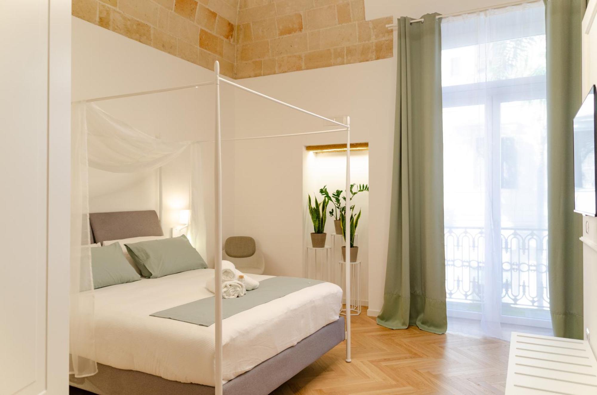 Apulialux - San Lorenzo Luxury Apartment Con Jacuzzi In Centro Brindisi Exterior foto