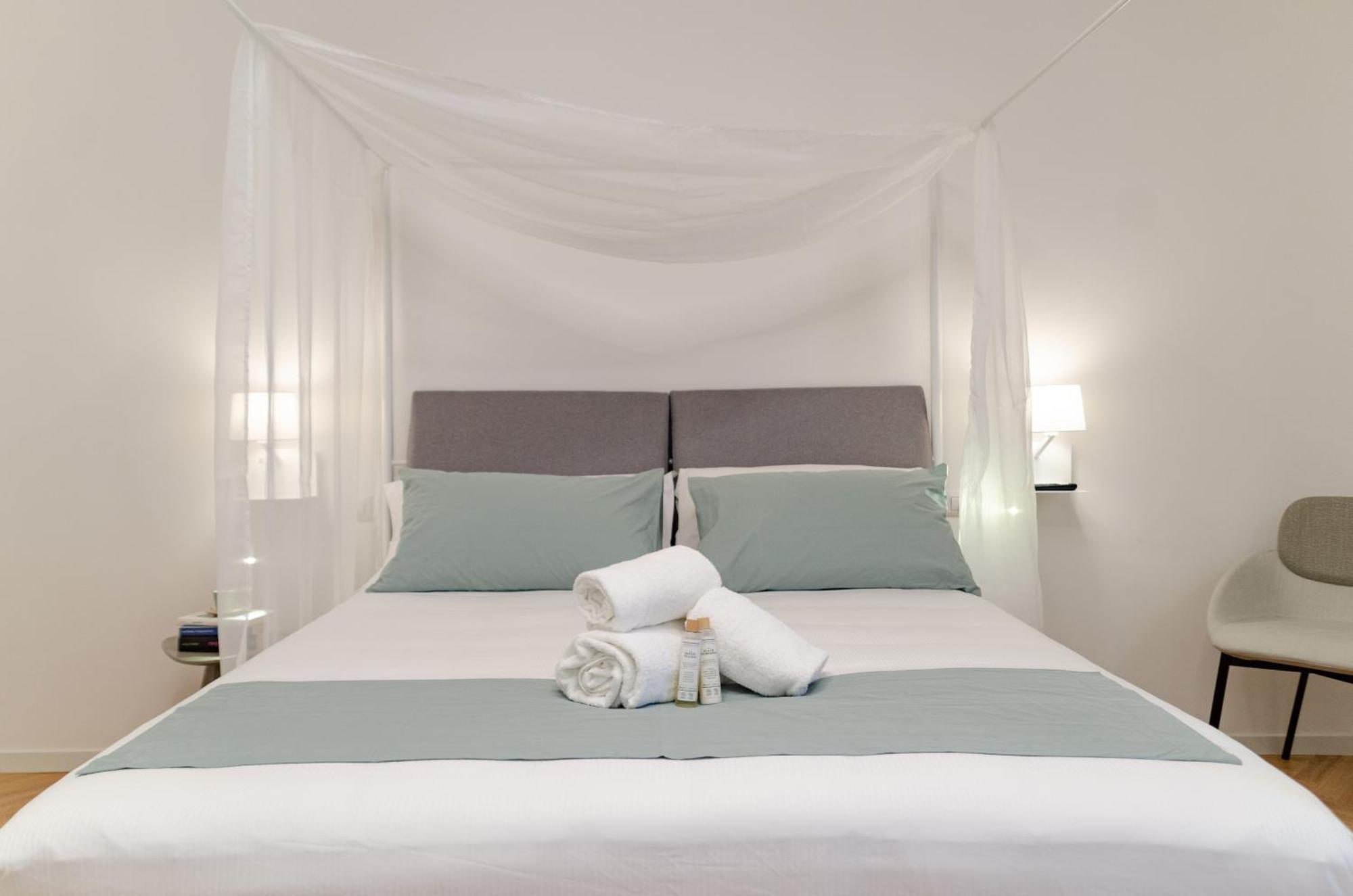 Apulialux - San Lorenzo Luxury Apartment Con Jacuzzi In Centro Brindisi Exterior foto