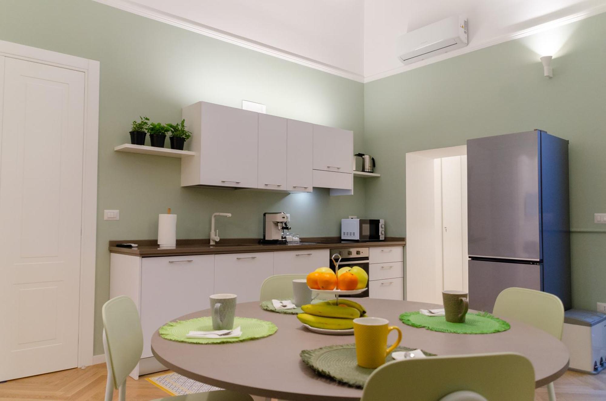 Apulialux - San Lorenzo Luxury Apartment Con Jacuzzi In Centro Brindisi Exterior foto