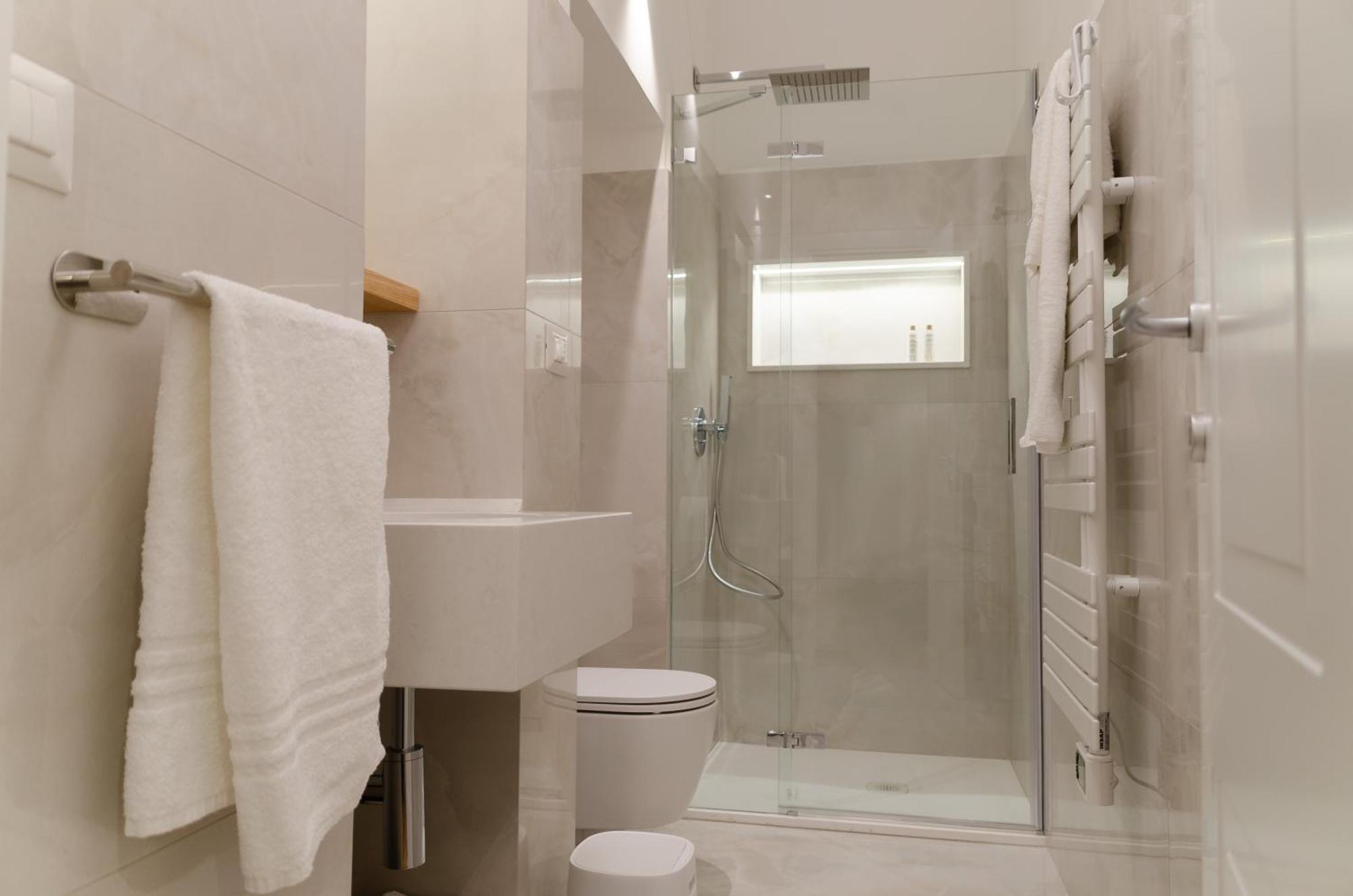 Apulialux - San Lorenzo Luxury Apartment Con Jacuzzi In Centro Brindisi Exterior foto