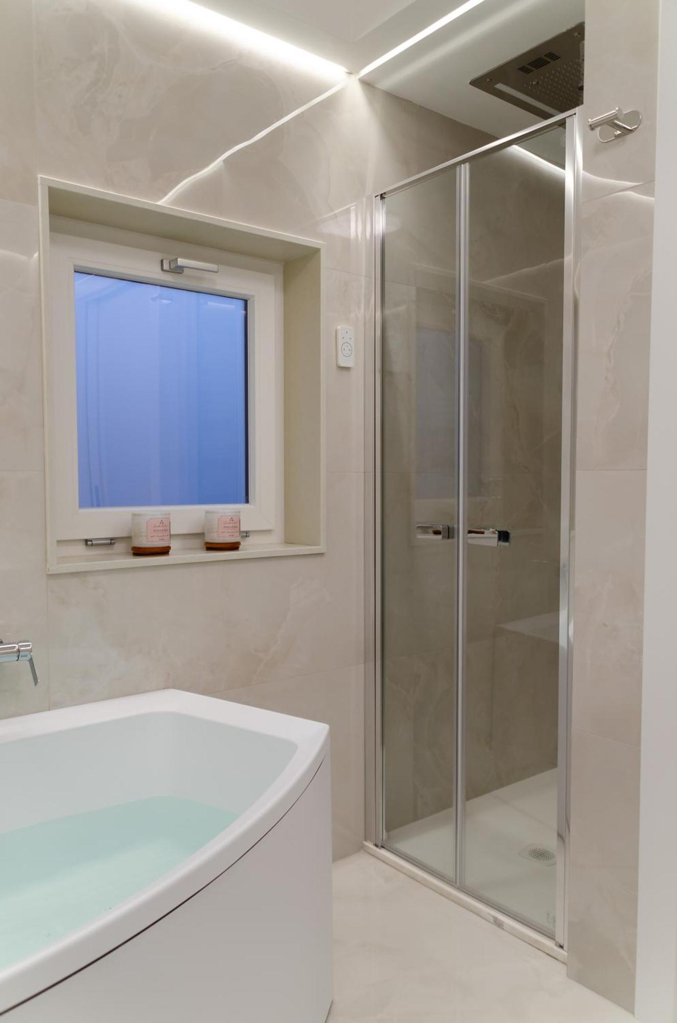 Apulialux - San Lorenzo Luxury Apartment Con Jacuzzi In Centro Brindisi Exterior foto