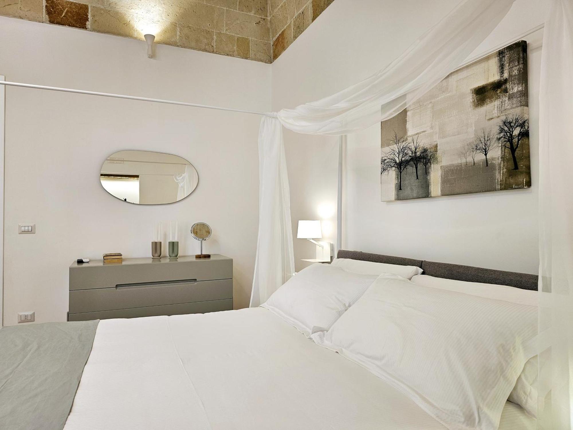 Apulialux - San Lorenzo Luxury Apartment Con Jacuzzi In Centro Brindisi Exterior foto